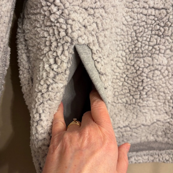 Altar'd State S Gray and Cream Sherpa Hoodie With Front Pocket Quarter Zip - Picture 2 of 9